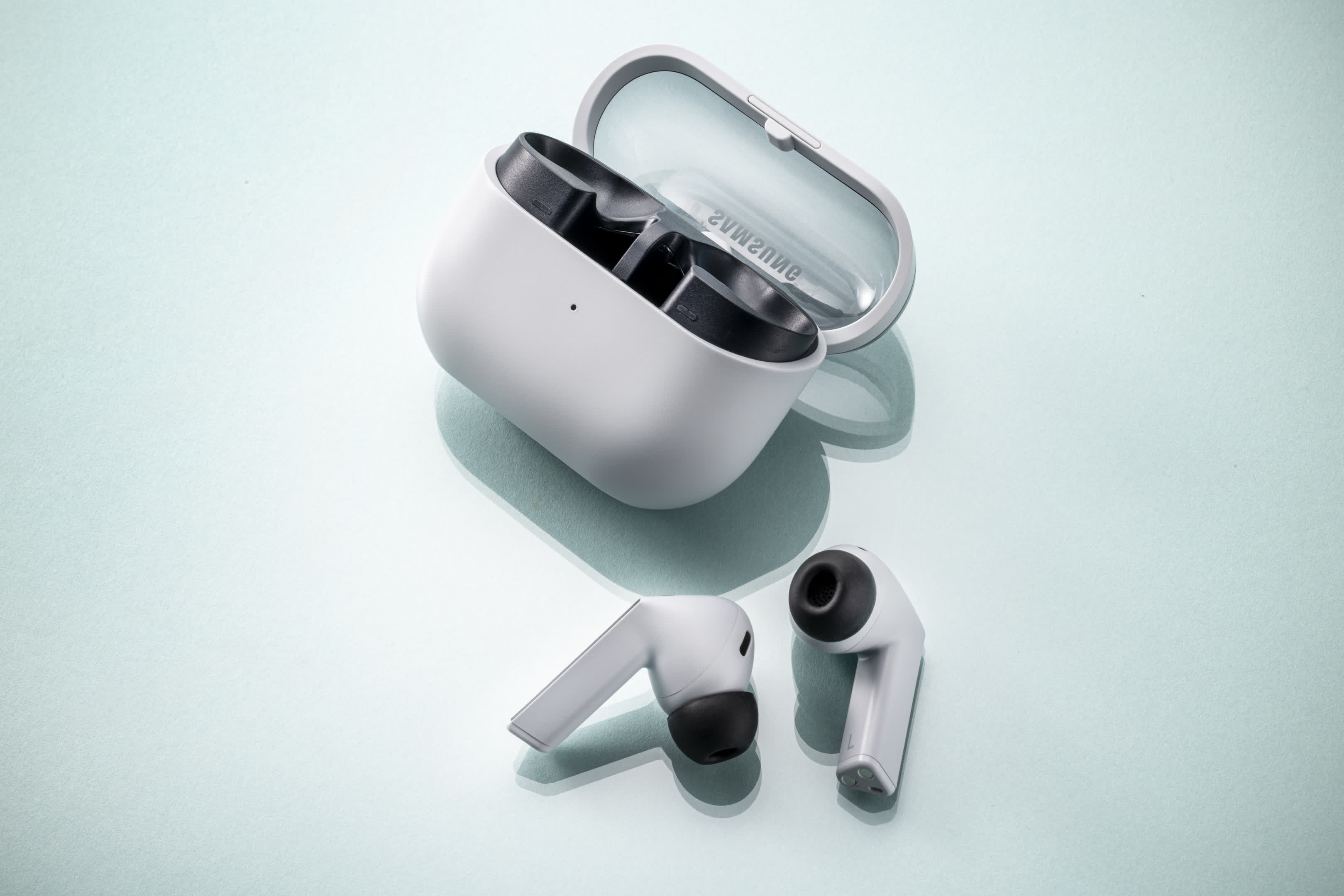 サムスン、2.2万円の「Galaxy Buds3 FE」9月19日発売 AI機能も